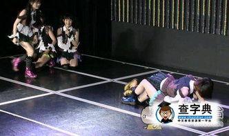 一群吃瓜群众搞笑视频,搞笑视频里的爆笑瞬间